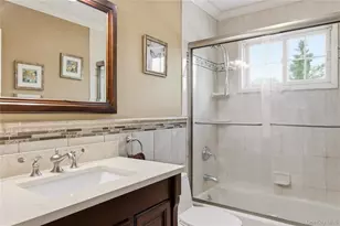 6 Hayloft Ct, Smithtown, NY 11787 - Photo 20