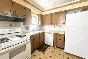 1112 McKenna Pl, Uniondale, NY 11553 - Photo 4