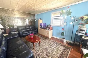1112 McKenna Pl, Uniondale, NY 11553 - Photo 2