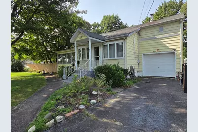 33 Elmwood Avenue, Selden, NY 11784 - Photo 4