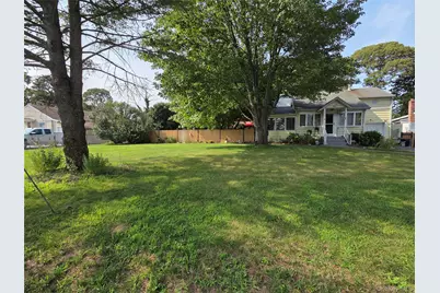33 Elmwood Avenue, Selden, NY 11784 - Photo 2