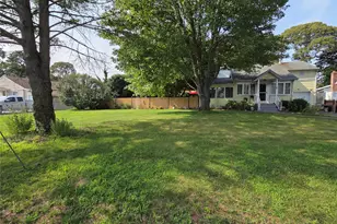 33 Elmwood Ave, Selden, NY 11784 - Photo 2