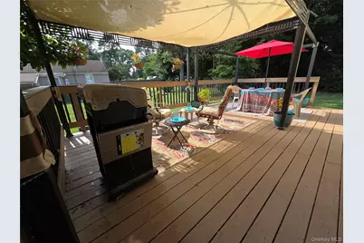 33 Elmwood Avenue, Selden, NY 11784 - Photo 32