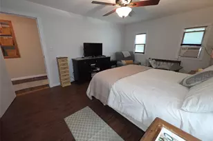 33 Elmwood Ave, Selden, NY 11784 - Photo 26