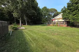 33 Elmwood Ave, Selden, NY 11784 - Photo 38