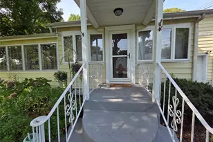 33 Elmwood Ave, Selden, NY 11784 - Photo 8