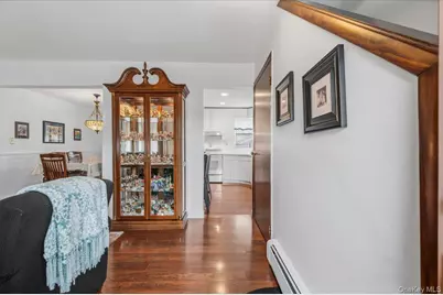 210 N 5th Street, Bethpage, NY 11714 - Photo 4