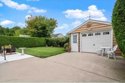 210 N 5th Street, Bethpage, NY 11714 - Photo 28