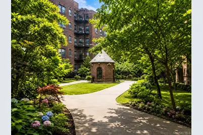 4220 Kissena Boulevard #ES (5th Floor) Building 4, Flushing, NY 11355 - Photo 4