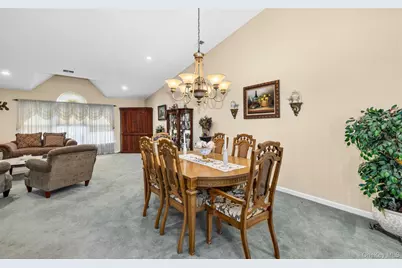 110 Joseph Lane, Dix Hills, NY 11746 - Photo 10