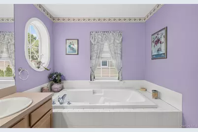 110 Joseph Lane, Dix Hills, NY 11746 - Photo 16