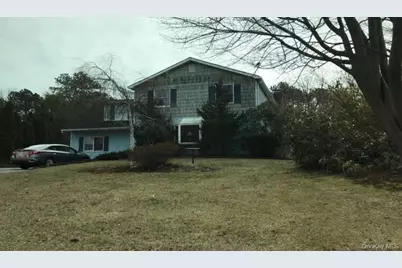 5 Norway Pine Drive, Medford, NY 11763 - Photo 2