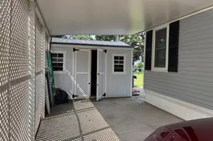 1661 Old Country Rd, Riverhead, NY 11901 - Photo 4