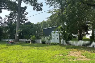 1661 Old Country Rd, Riverhead, NY 11901 - Photo 6
