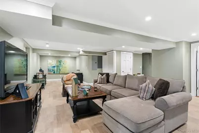 245 Meadows W, Bridgehampton, NY 11932 - Photo 30