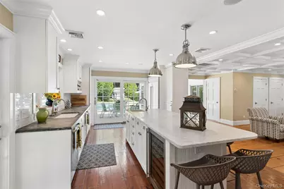 245 Meadows W, Bridgehampton, NY 11932 - Photo 12