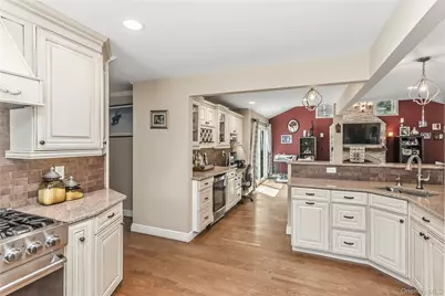 1761 Harold Avenue, Wantagh, NY 11793 - Photo 14