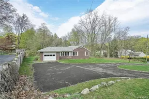 17 Brookside Ave, Airmont, NY 10901 - Photo 2