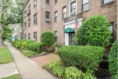 222 Seventh Street #2C, Garden City, NY 11530 - Photo 2