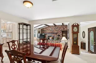 35 Cherrywood Dr, East Northport, NY 11731 - Photo 14