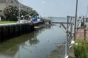 42 W 14th Rd, Broad Channel, NY 11693 - Photo 12