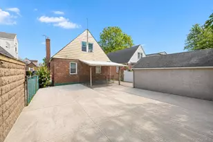 119-34 224th St, Cambria Heights, NY 11411 - Photo 26