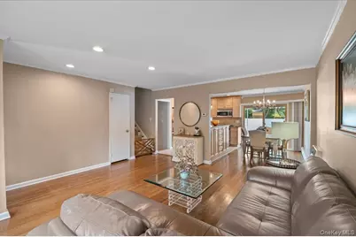 38 Briarwood Lane, Plainview, NY 11803 - Photo 6