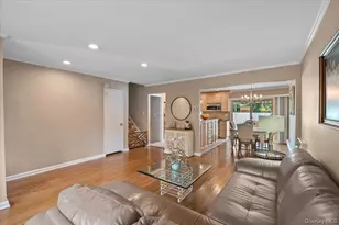 38 Briarwood Ln, Plainview, NY 11803 - Photo 6