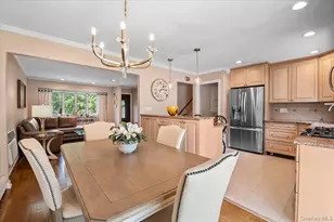 38 Briarwood Ln, Plainview, NY 11803 - Photo 8