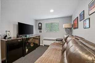 38 Briarwood Ln, Plainview, NY 11803 - Photo 18