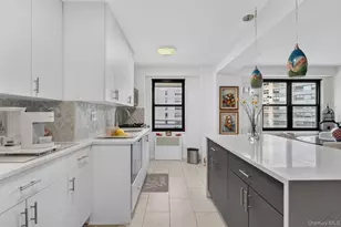 123-40 83 Ave, Kew Gardens, NY 11415 - Photo 10