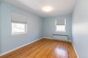15 Beach Rd, Great Neck, NY 11023 - Photo 10