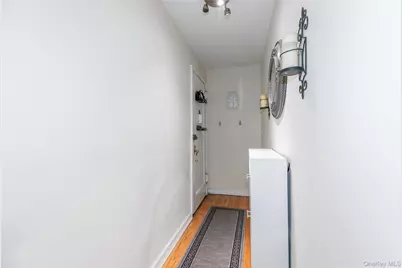 15 Beach Road #3-A, Great Neck, NY 11023 - Photo 4