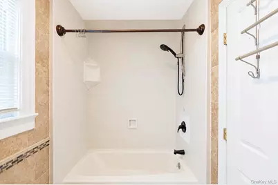 508 Michigan Street, Ronkonkoma, NY 11779 - Photo 14