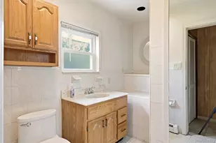 1315 Scimitar Ave, Elmont, NY 11003 - Photo 10