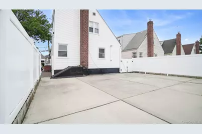 13715 170th Street, Jamaica, NY 11434 - Photo 20