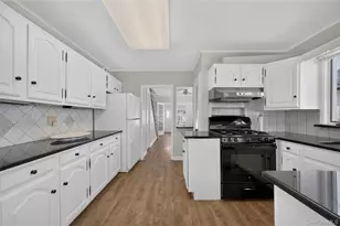 17 Shore Ave, Bayville, NY 11709 - Photo 16