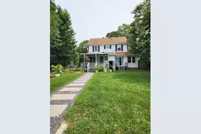41 Prospect Place, Riverhead, NY 11901 - Photo 2