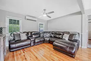 828 Strang Dr, Wantagh, NY 11793 - Photo 12