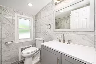 828 Strang Dr, Wantagh, NY 11793 - Photo 26