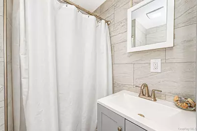 828 Strang Drive, Wantagh, NY 11793 - Photo 36