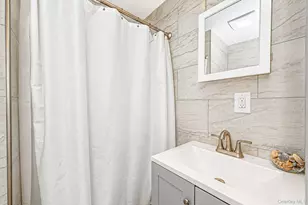 828 Strang Dr, Wantagh, NY 11793 - Photo 36