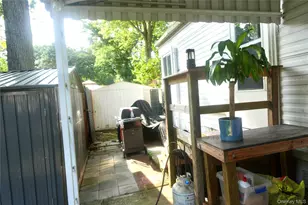 658 Sound Ave, Calverton, NY 11933 - Photo 8