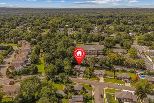 300 Ellen Pl, Jericho, NY 11753 - Photo 6