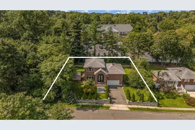300 Ellen Place, Jericho, NY 11753 - Photo 4