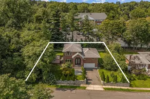 300 Ellen Pl, Jericho, NY 11753 - Photo 4