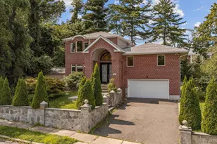 300 Ellen Pl, Jericho, NY 11753 - Photo 2