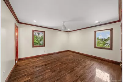 300 Ellen Place, Jericho, NY 11753 - Photo 20