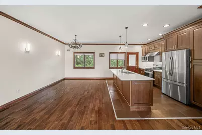 300 Ellen Place, Jericho, NY 11753 - Photo 14