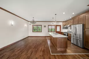 300 Ellen Pl, Jericho, NY 11753 - Photo 14
